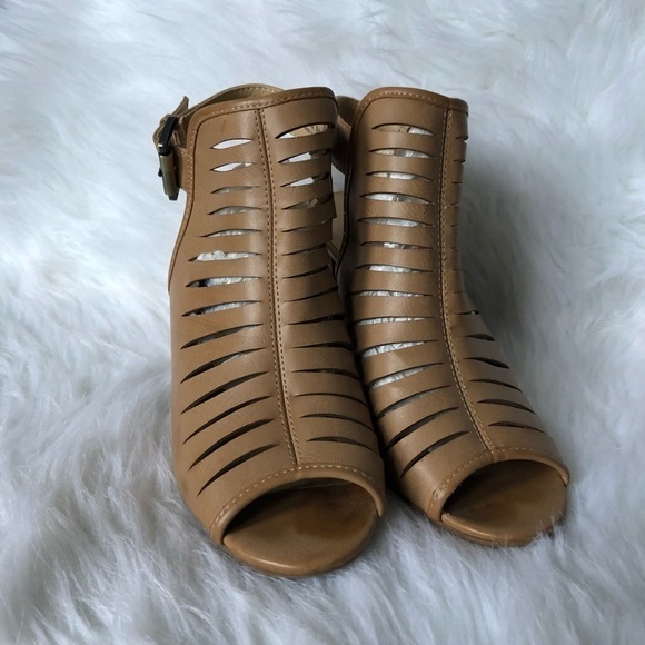 Chinese Laundry Shoes Chunky Heels Women’s size 9M Sandal’s - Picture 3 of 10